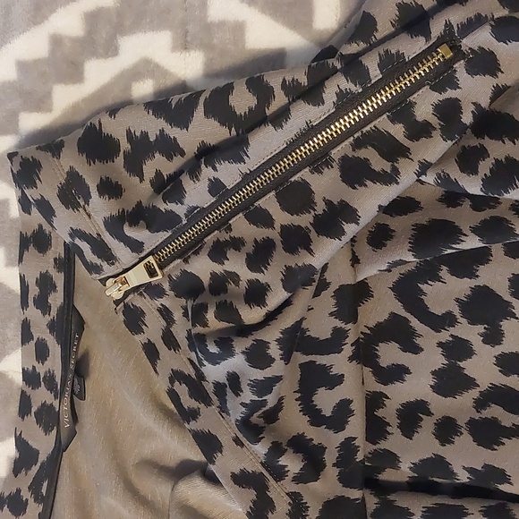 Victoria's Secret Skirt - Picture 4 of 4